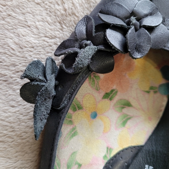 Born black leather flats size 9.5​ - Picture 12 of 13